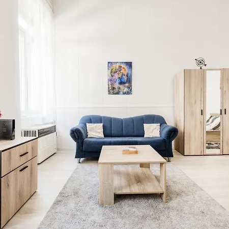 Apartment Lovely In The Heart Of Budapest