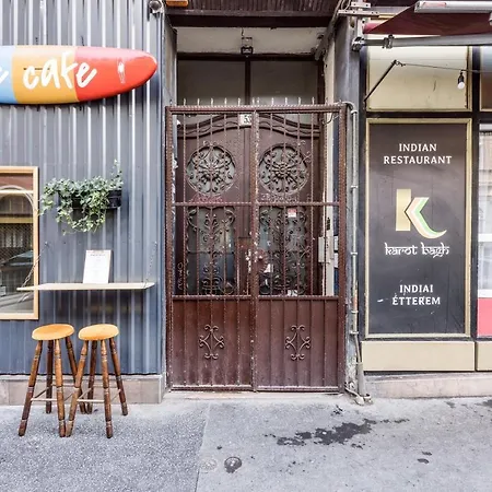 Lovely In The Heart Of * Budapeşte